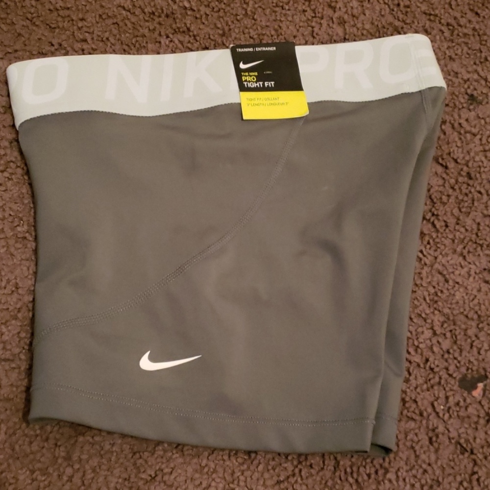 Nike ✔️ Pro Tight Fit Size Small